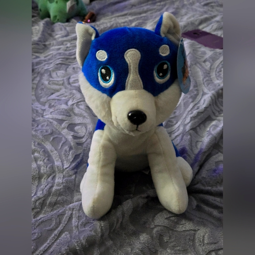 Husky plush dog nwt